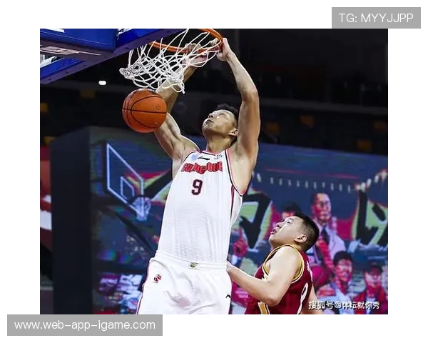 成都排球队以76分领跑城市联赛积分榜展现强劲实力